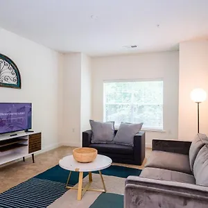  Apartment Designed 2br With Gym And Balcony United States