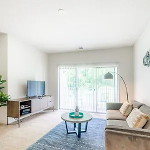  Apartment Open And Brilliant 2br With Balcony And Gym United States