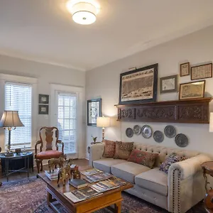  Apartment Classic Gardens Flat United States